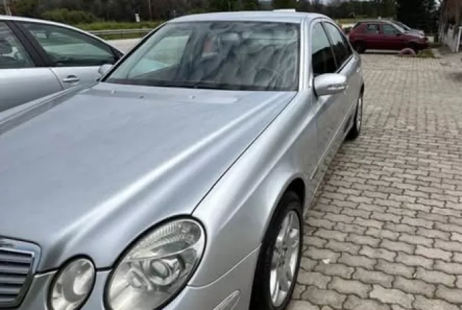 Makina ne shitje ne Tirane, Mercedes-Benz, 2005 Diesel,Kambio Manual Pagesa 4,500  Euro.