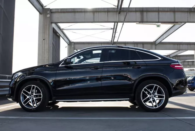 Auto in Vendita a Tirana - 1 Euro