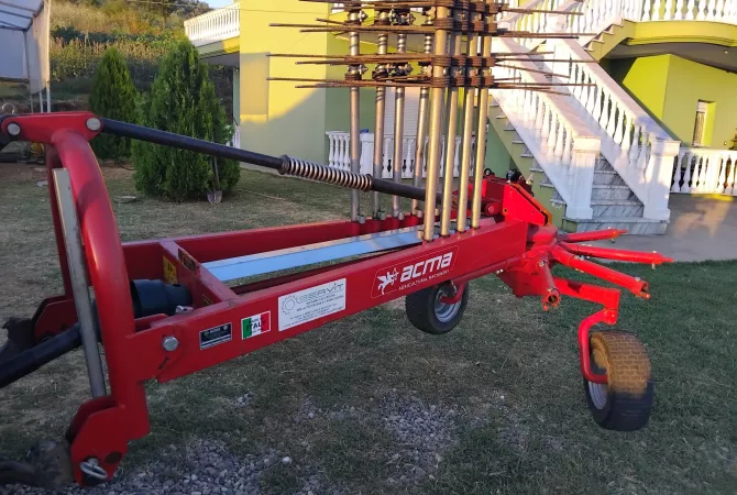 Working Tools in Tirana - 1 Euro