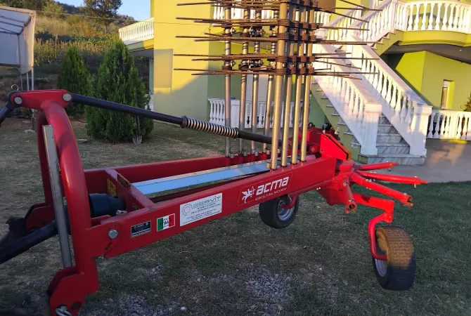 Working Tools in Tirana - 1 Euro