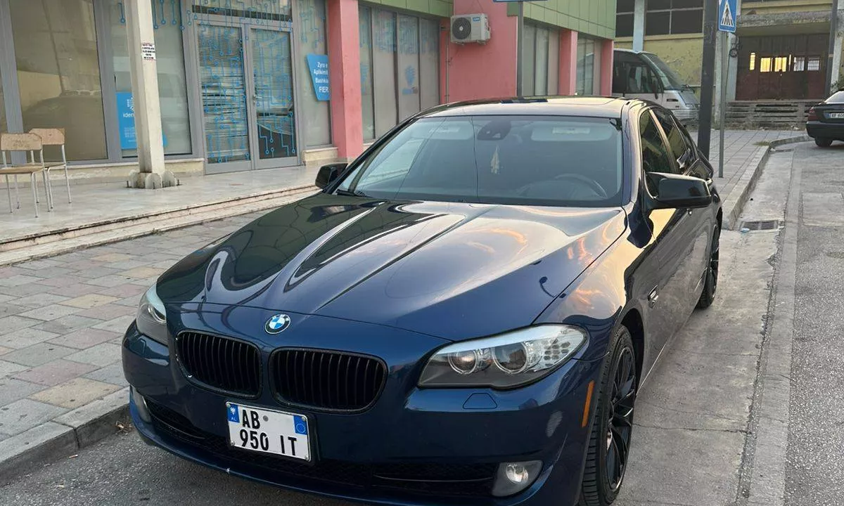 Auto in Vendita a Tirana, BMW, 2013 gasoline-gas,Kambio Automatik Pagamento 7,900  Euro.