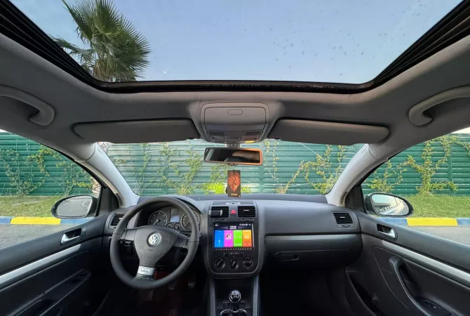 Auto in Vendita a Tirana, Volkswagen, 2006 Diesel,Kambio Manual Pagamento 3,300  Euro.