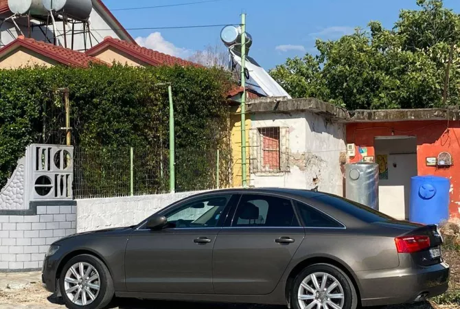 Auto in Vendita a Tirana, Audi, 2013 Diesel,Kambio Automatik Pagamento 8,000  Euro.