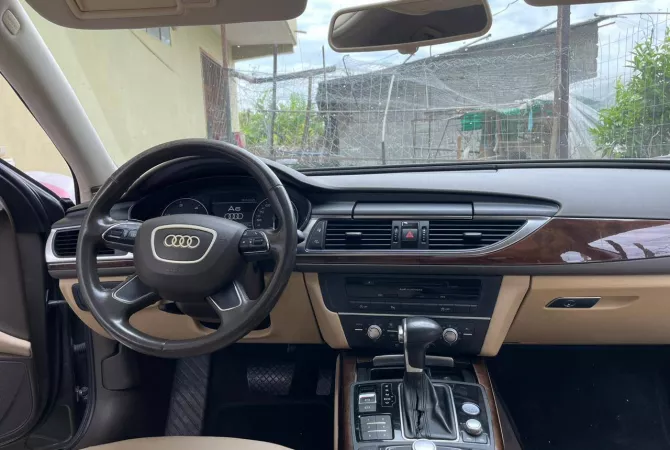 Auto in Vendita a Tirana, Audi, 2013 Diesel,Kambio Automatik Pagamento 8,000  Euro.