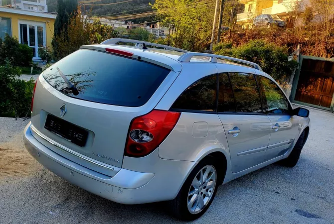 Auto in Vendita a Tirana, Renault, 2007 Diesel,Kambio Automatik Pagamento 3,000  Euro.