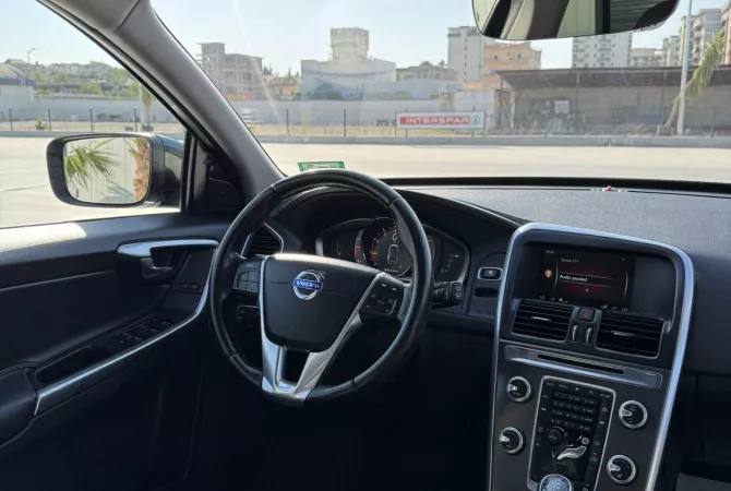 Auto in Vendita a Tirana, Volvo, 2016 Benzine,Kambio Automatik Pagamento 9,900  Euro.