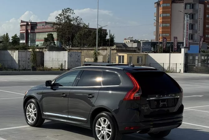Auto in Vendita a Tirana, Volvo, 2016 Benzine,Kambio Automatik Pagamento 9,900  Euro.