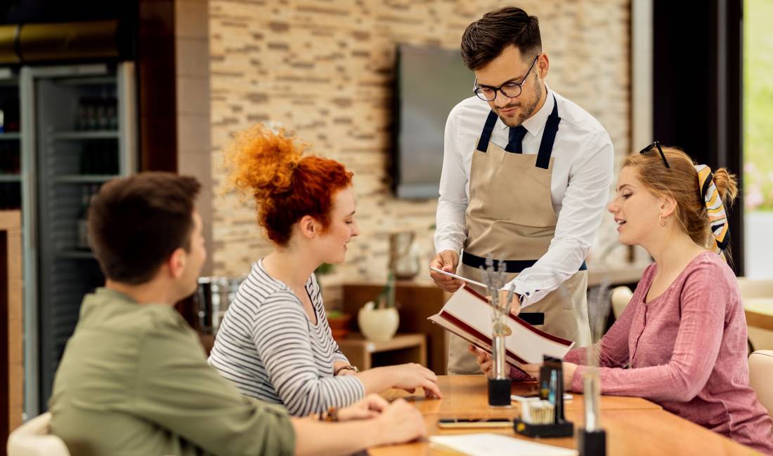 Njoftime Pune ne Shkoder, Profesioni 🧑‍🍳 Kamarier/Kamariere  🍽️Banakier /e 🔥 Zgarist  👩‍🍳 Ndihmës Kuzhinier  🐟Sanitare , Fillestar/Pak eksperience, Pagesa Me Marreveshje.