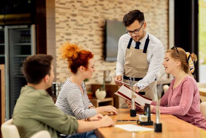 Njoftime Pune per 🧑‍🍳 Kamarier/Kamariere 🍽️Banakier /e 🔥 Zgarist 👩‍🍳 Ndihmës Kuzhinier 🐟Sanitare ne Shkoder