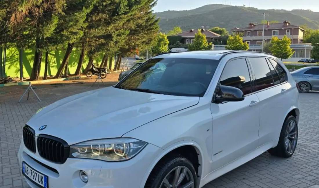 Makina ne shitje ne Tirane, BMW, 2015 Diesel,Kambio Automatik Pagesa Me Marreveshje.