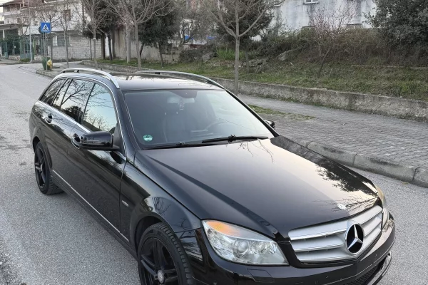 Makina ne shitje ne Tirane, Mercedes-Benz, 2008 Benzine,Kambio Automatik Pagesa 5,600  Euro.