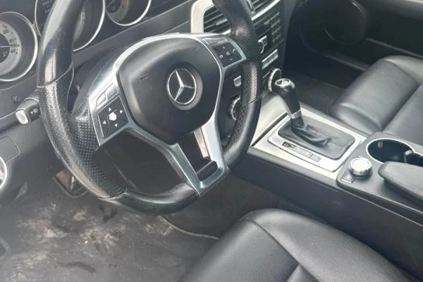 Makina ne shitje ne Fier - 500,000 Leke