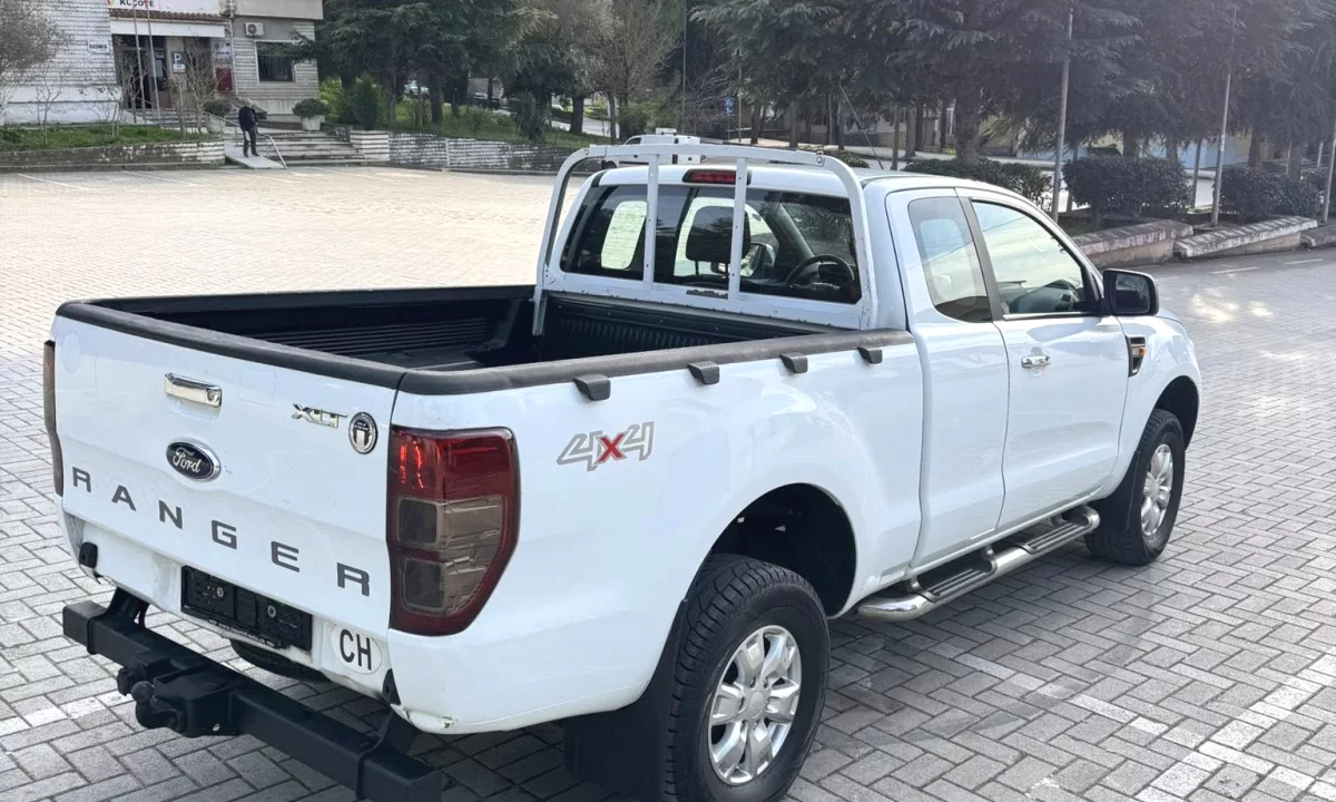 Makina ne shitje ne Tirane, Ford, 2015 Diesel,Kambio Manual Pagesa 14,500  Euro.