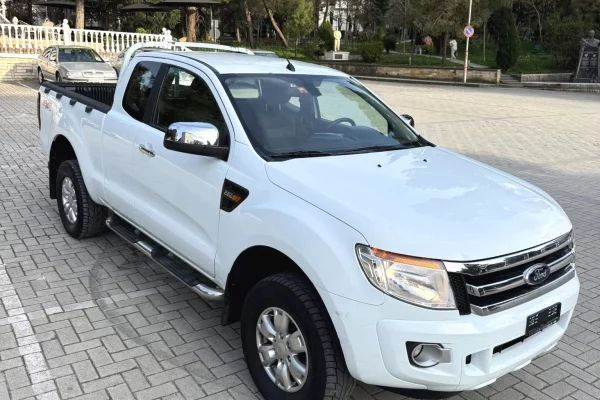 Makina ne shitje ne Tirane - 14,500 Euro