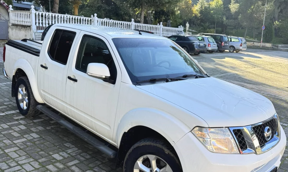 Makina ne shitje ne Tirane, Nissan, 2011 Diesel,Kambio Manual Pagesa 11,500  Euro.