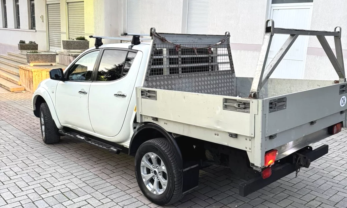 Makina ne shitje ne Tirane, Mitsubishi, 2013 Diesel,Kambio Manual Pagesa 12,300  Euro.