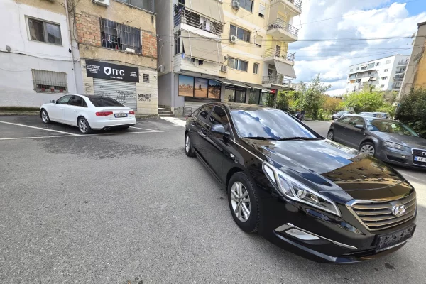 Makina ne shitje ne Tirane - 8,500 Euro