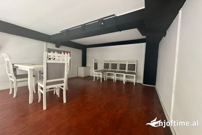 JEPET DYQAN ME QERA TE 21 DHJETORI