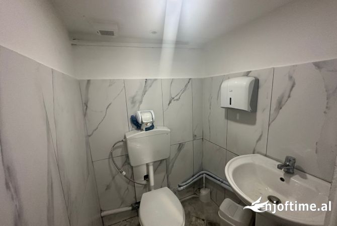 JEPET DYQAN ME QERA TE 21 DHJETORI