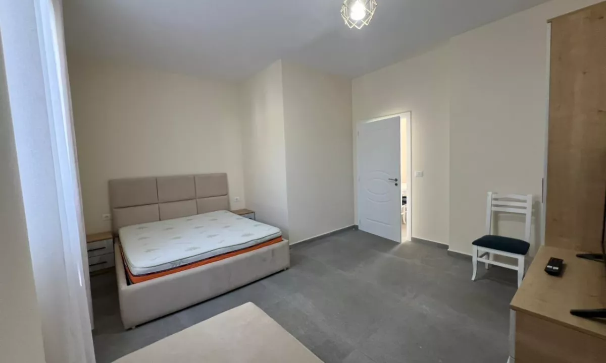 Shtepi me qera Apartament ne Tirane, 1+1, Mobilimi E mobiluar, Pagesa 40,000  Leke.