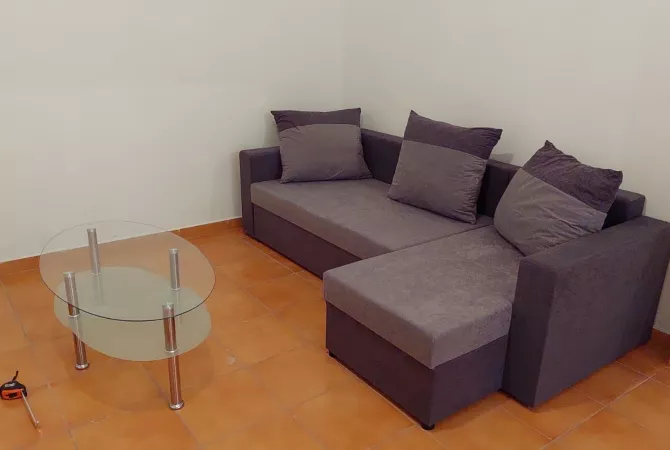 Jepet me qera apartament 2+1 në Astir!