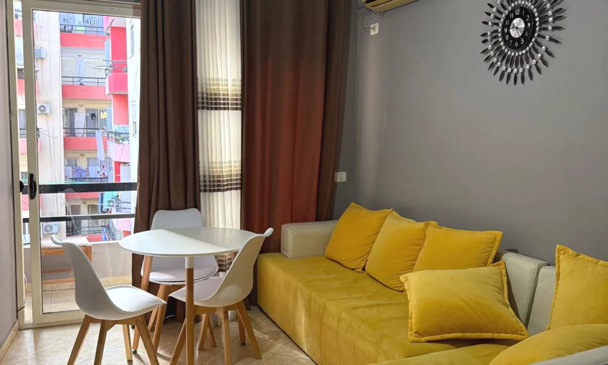 Appartamento in vendita a Tirana 1+1, Arredato