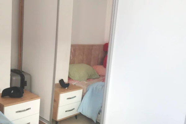 Jepet me qera Apartament 2+1 ne rrugen Besa Tirane.