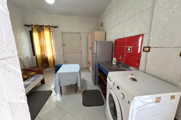 Shtepi me qera Shtepi Private ne Tirane, Garsoniere, Mobilimi E mobiluar, Pagesa 15,000  Leke.