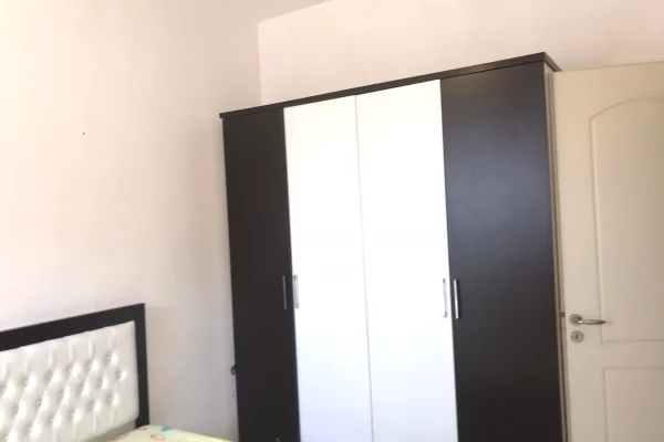 Shtepi me qera Shtepi Private ne Tirane, 1+1, Mobilimi E mobiluar, Pagesa 25,000  Leke.