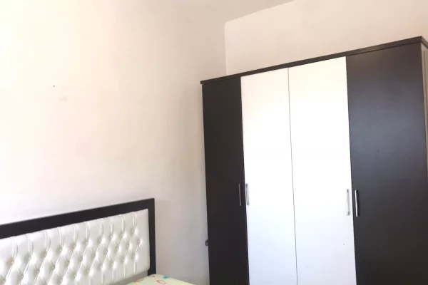 Shtepi me qera Shtepi Private ne Tirane, 1+1, Mobilimi E mobiluar, Pagesa 25,000  Leke.