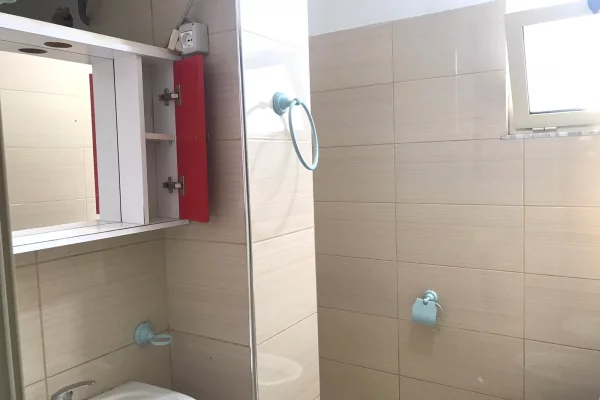 Shtepi me qera Shtepi Private ne Tirane, 1+1, Mobilimi E mobiluar, Pagesa 25,000  Leke.