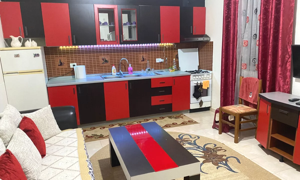 Shtepi me qera Apartament ne Tirane, 2+1, Mobilimi E mobiluar, Pagesa 40,000  Leke.