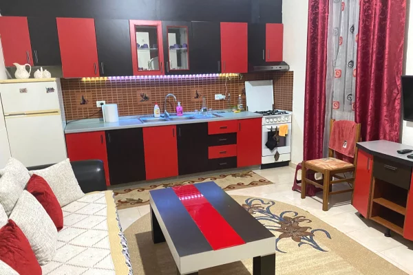 Shtepi me qera 2+1 ne Tirane - 40,000 Leke