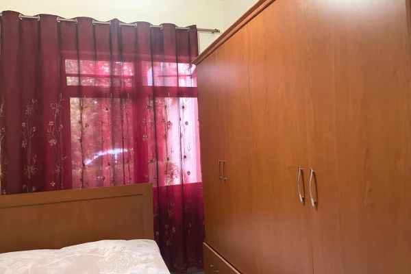 Shtepi me qera Apartament ne Tirane, 2+1, Mobilimi E mobiluar, Pagesa 40,000  Leke.