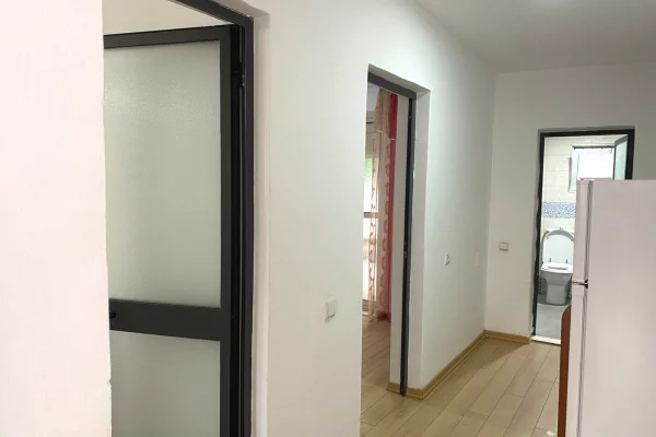 Shtepi me qera Shtepi Private ne Tirane, 1+1, Mobilimi E mobiluar, Pagesa 45,000  Leke.