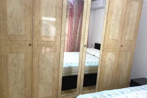 Shtepi me qera Shtepi Private ne Tirane, 1+1, Mobilimi E mobiluar, Pagesa 45,000  Leke.