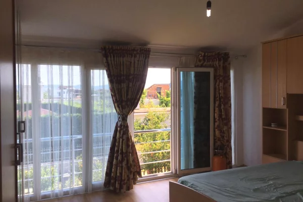 Shtepi ne shitje Shtepi Private ne Durres, 5+1, Mobilimi E mobiluar, Pagesa 225,000  Euro.