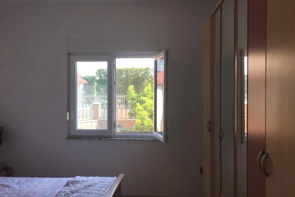 Shtepi ne shitje Shtepi Private ne Durres, 5+1, Mobilimi E mobiluar, Pagesa 225,000  Euro.