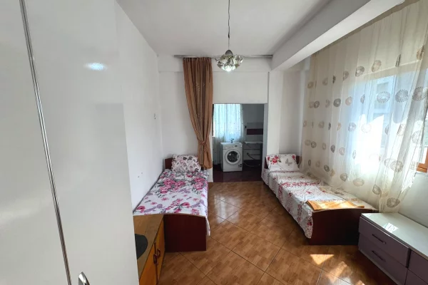 Shtepi me qera 1+1 ne Tirane - 28,000 Leke