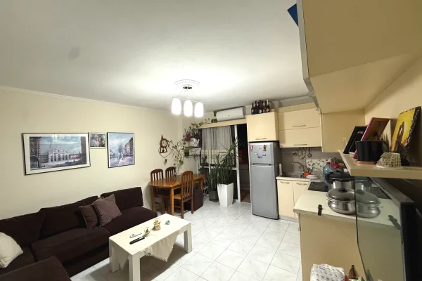 Shtepi me qera 3+1 ne Tirane - 45,000 Leke