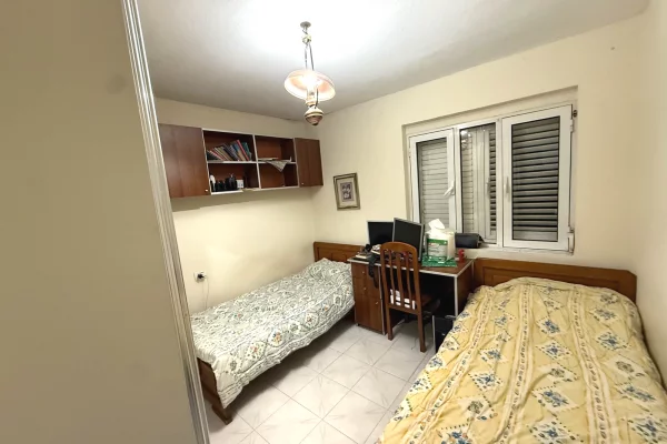 Shtepi me qera Apartament ne Tirane, 3+1, Mobilimi E mobiluar, Pagesa 45,000  Leke.