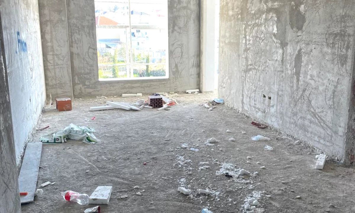 Shtepi ne shitje Apartament ne Tirane, 1+1, Mobilimi Bosh, pa mobiluar, Pagesa 68,000  Euro.