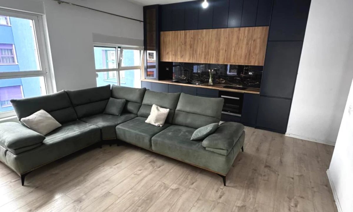 Shtepi ne shitje Apartament ne Tirane, 2+1, Mobilimi E mobiluar, Pagesa 159,000  Euro.