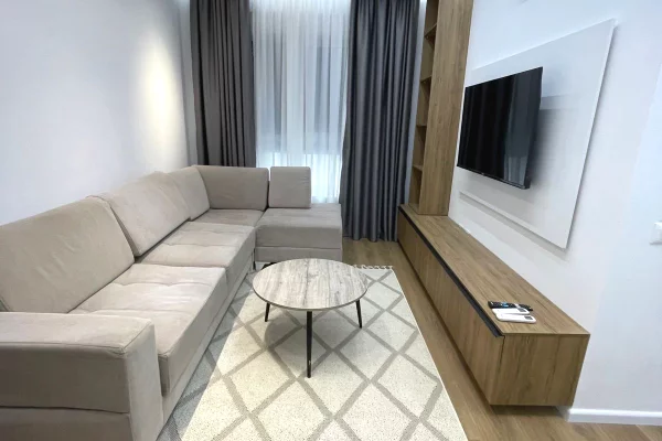 Shtepi me qera 2+1 ne Tirane - 55,000 Leke