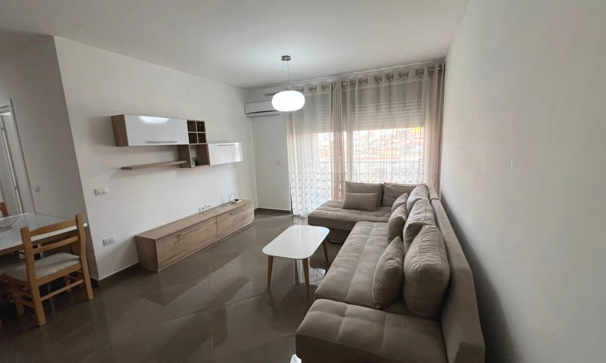 Shtepi me qera Apartament ne Tirane, 2+1, Mobilimi E mobiluar, Pagesa 65,000  Leke.