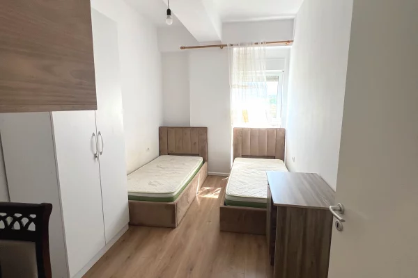 Shtepi me qera Apartament ne Tirane, 2+1, Mobilimi E mobiluar, Pagesa 45,000  Leke.