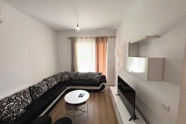 Shtepi me qera 2+1 ne Tirane - 45,000 Leke