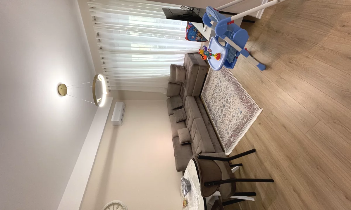 Shtepi ne shitje Apartament ne Tirane, 1+1, Mobilimi E mobiluar, Pagesa 120,000  Euro.