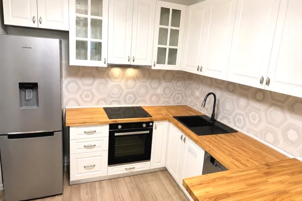 Shtepi ne shitje Apartament ne Tirane, 1+1, Mobilimi E mobiluar, Pagesa 115,000  Euro.