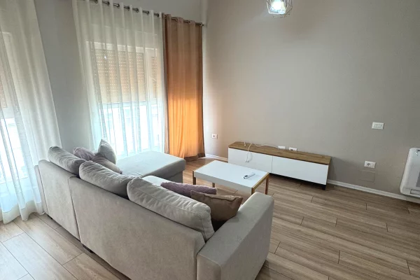 Shtepi ne shitje Apartament ne Tirane, 1+1, Mobilimi E mobiluar, Pagesa 115,000  Euro.